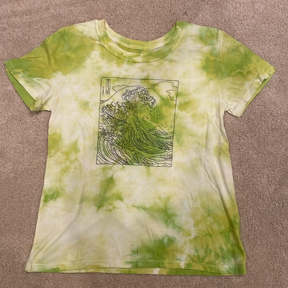 Pacsun/LA green tie-dyed tshirt. Womens size M. Black drawing of wave on front.